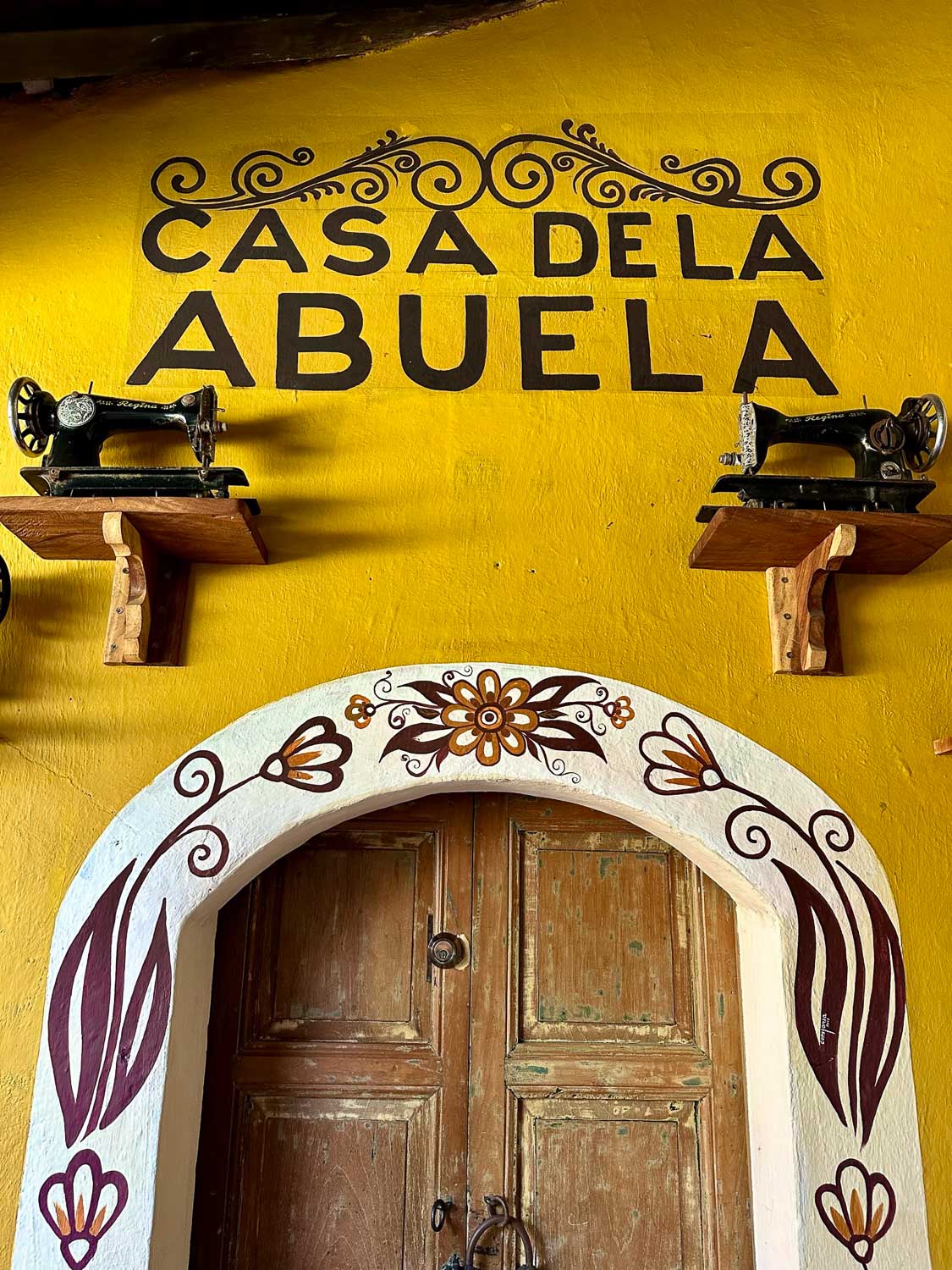 El Salvador Travel Tips: What to Know Before You Go 15 Visit charming colonial towns at any time of year Suchitoto, El Salvador