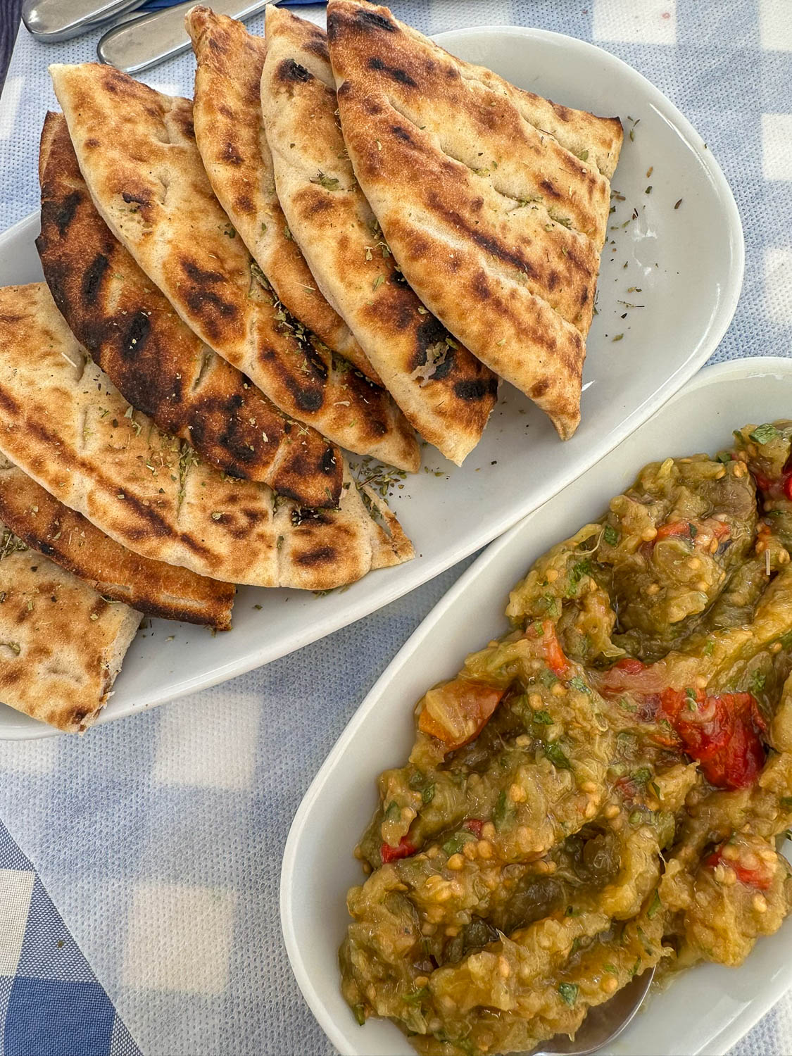 piato traditional greek dinner hydra greece