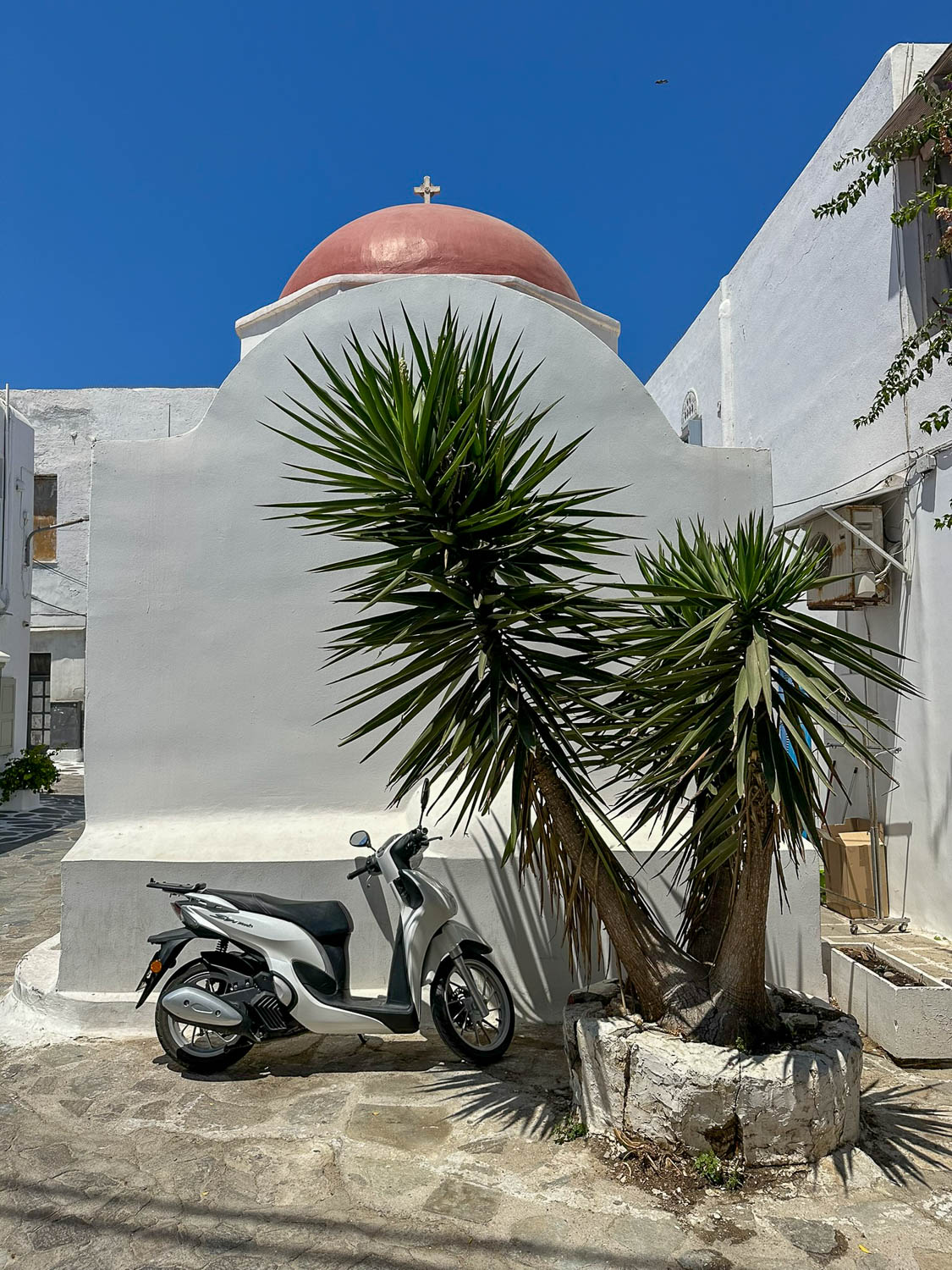 Scooter parked in Mykonos Town (Mykonos, Greece)