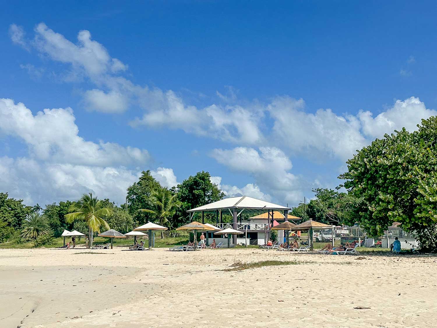 Millaz Beach Bar Antigua