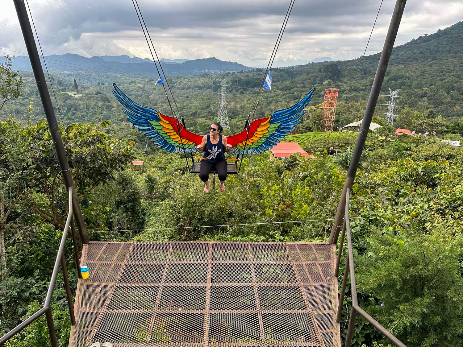 Wings Swing Cafe Albania, El Salvador