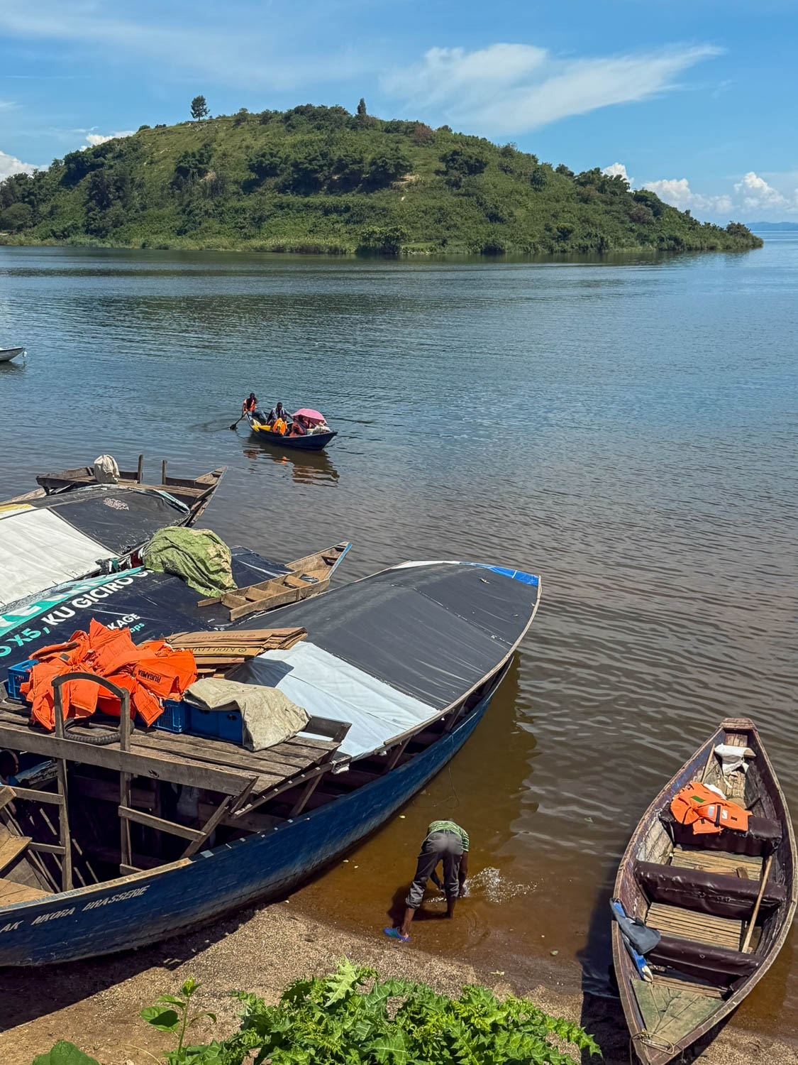 Lake Kivu, Rwanda: Top Things To Do and Travel Guide 11 Local communities rely on Lake Kivu for their income.
