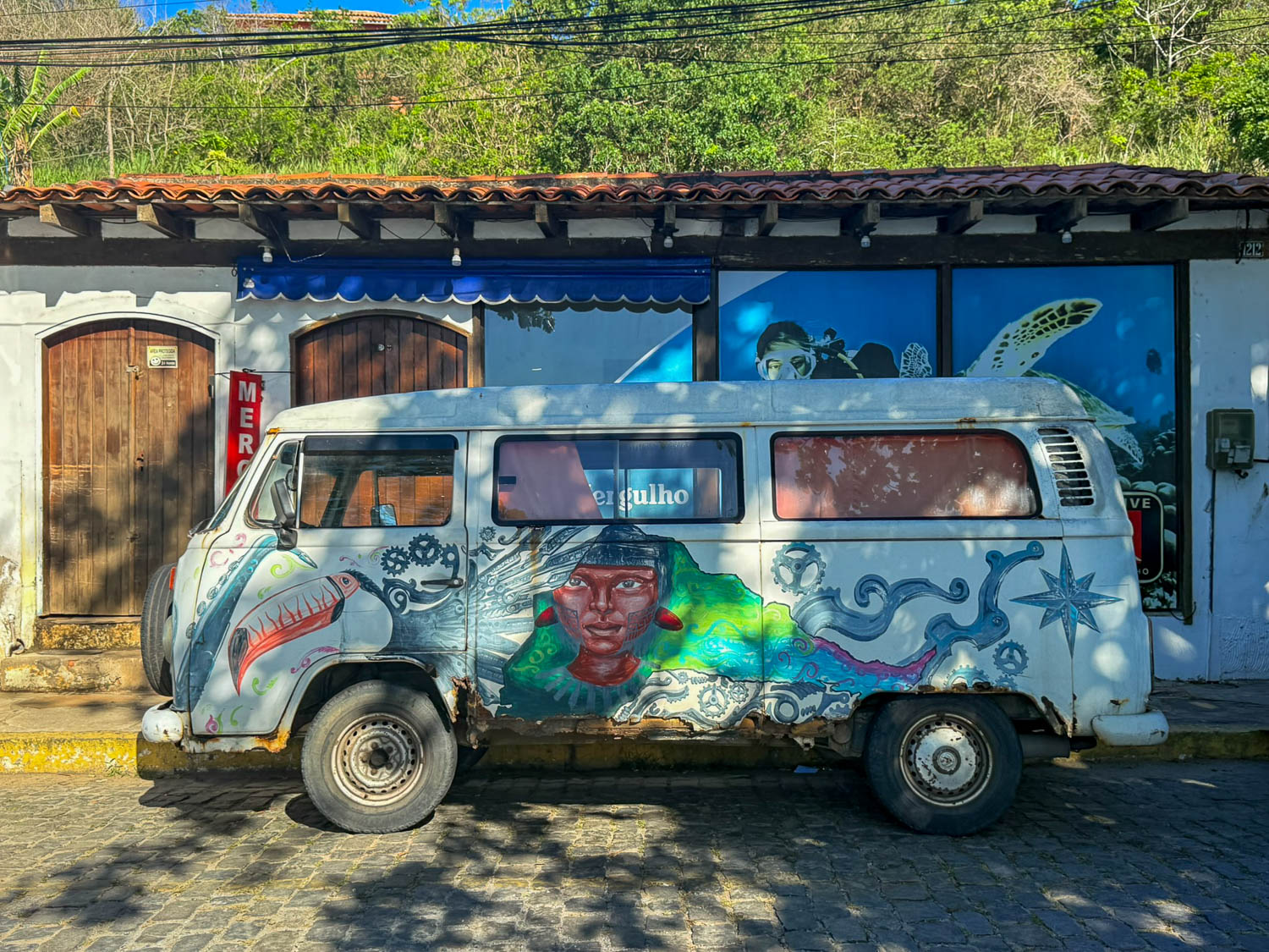 Buzios, Brazil Travel Guide: Best Things To See and Do 5 Local transport arriving in Búzios by combi van
