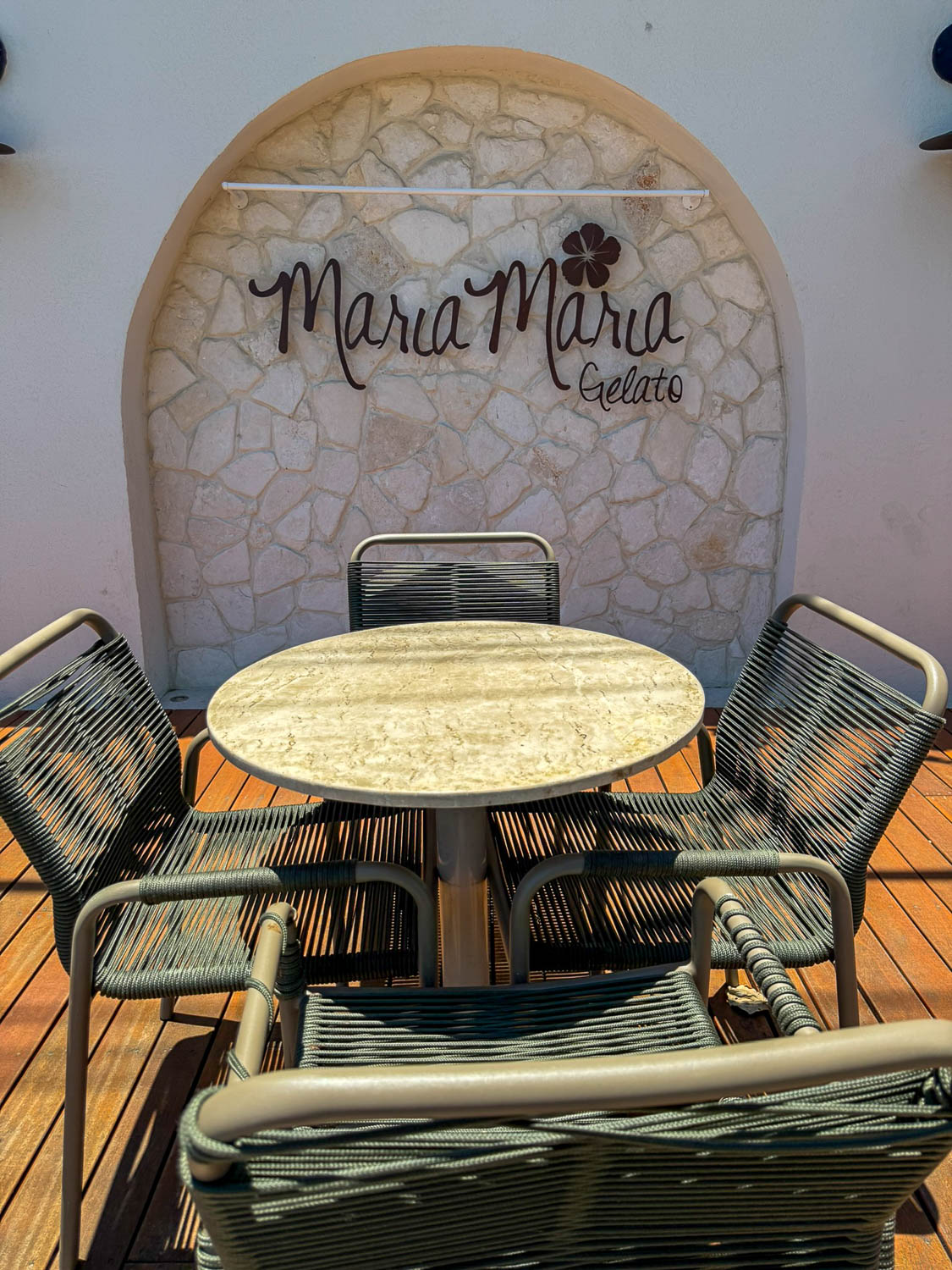 Buzios, Brazil Travel Guide: Best Things To See and Do 27 Gelateria serving ice cream and desserts in Buzios town center