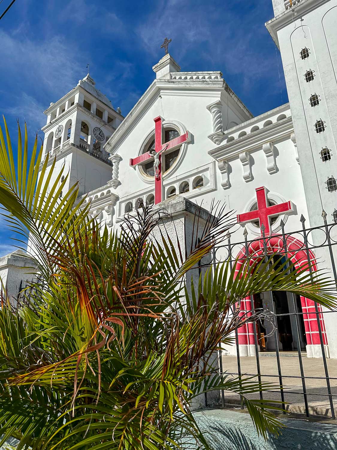Iglesia Santa Lucia church in Juayua, a stop on El Salvador’s Ruta de las Flores