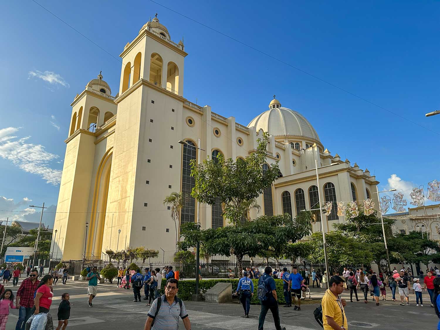 Catedral Metropolitana in downtown San Salvador