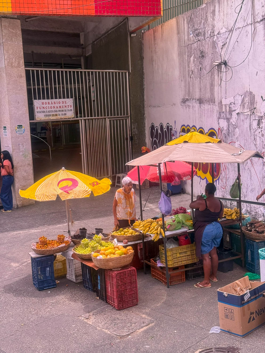 Traditional Brazilian Food: Iconic Dishes, Snacks, and Desserts 32 Brazilian market filled with tropical fruits including mangoes and passionfruit