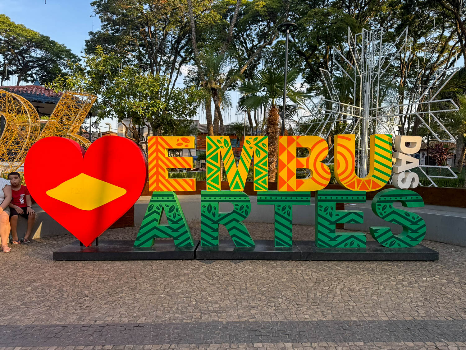 Best Things To Do in Embu das Artes: Travel Guide 9 Welcome sign marking the entrance to Embu das Artes Brazil near São Paulo