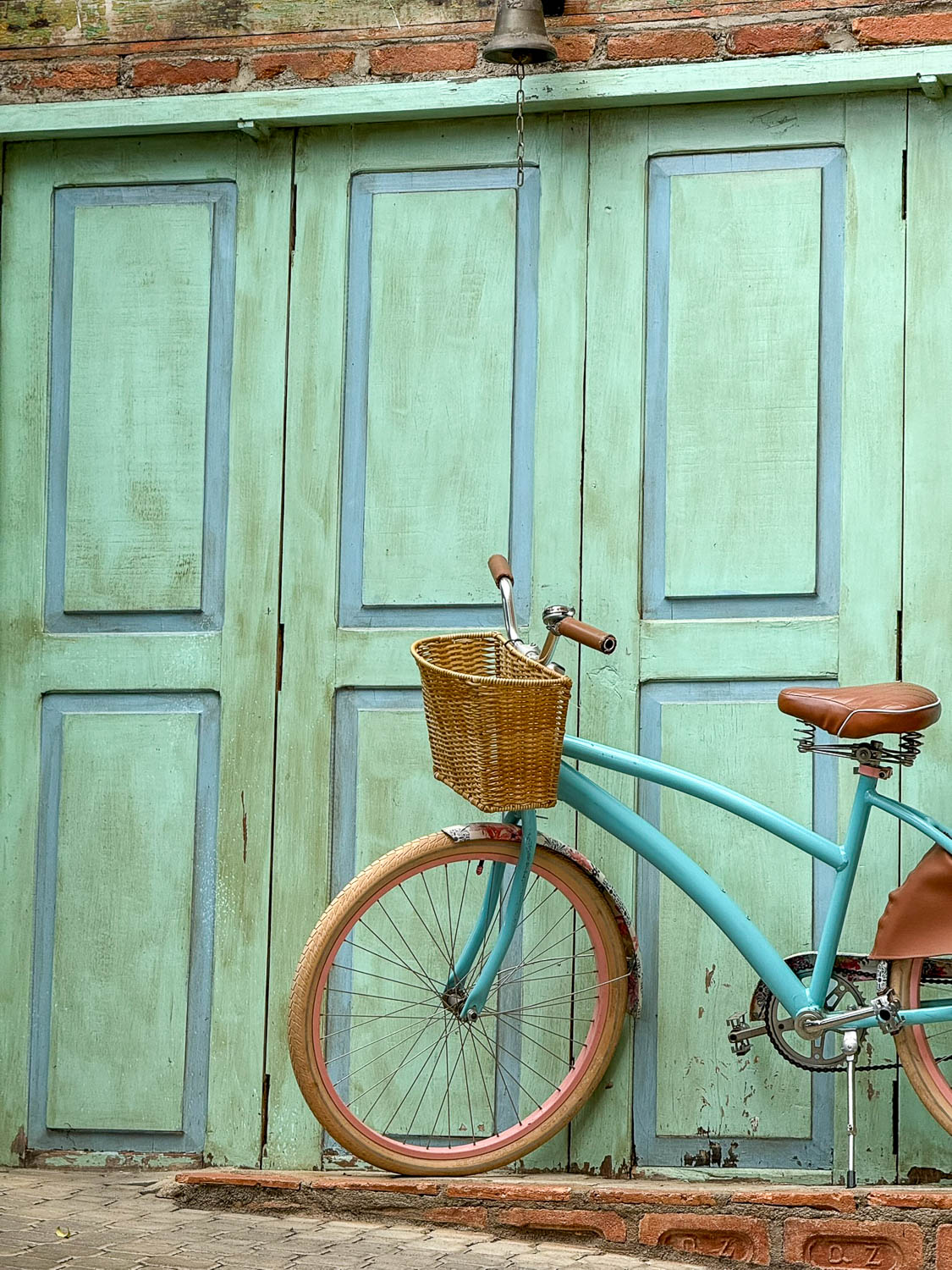 Festivals and Events in Embu das Artes: A Guide to the Town’s Cultural Calendar 109 Cyclist traveling to Embu das Artes for festivals and cultural events