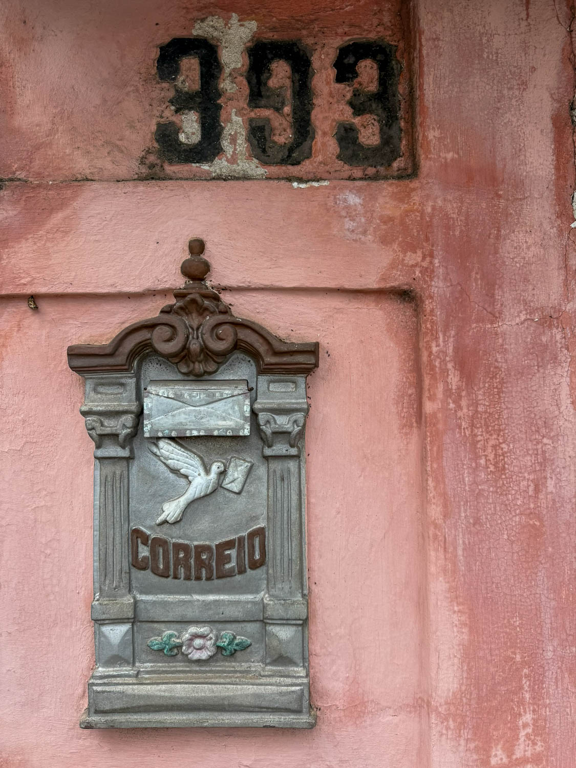 Festivals and Events in Embu das Artes: A Guide to the Town’s Cultural Calendar 121 Correio elegante tradition during Festa Junina celebrations in Embu das Artes