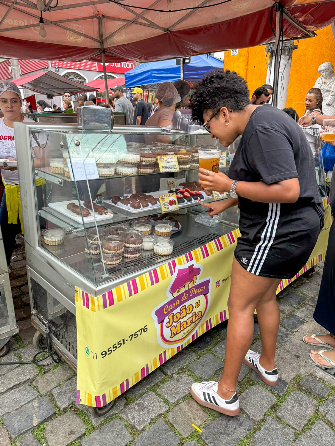 Festivals and Events in Embu das Artes: A Guide to the Town’s Cultural Calendar 114 Traditional sweets and festival treats at a holiday market in Embu das Artes