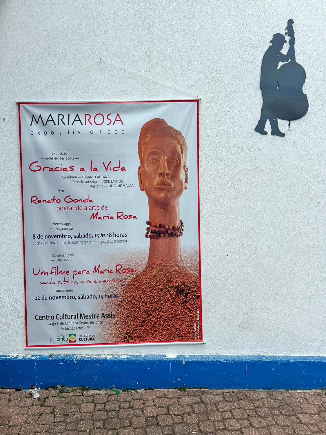 Museums of Embu das Artes: A Guide to the Town’s Cultural and Artistic Highlights 14 Rotating art exhibits at Centro Cultural Mestre Assis in Embu das Artes Brazil
